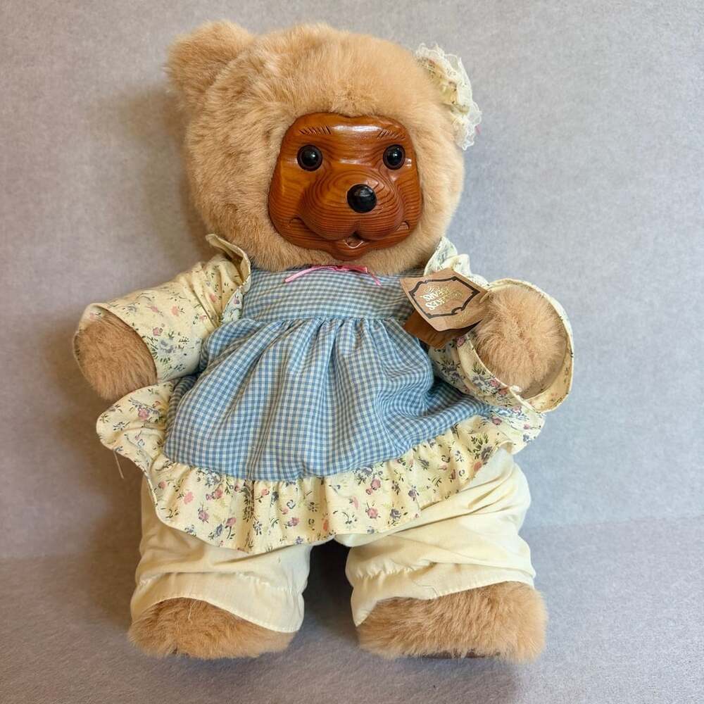 Robert Raikes Stacie Bear 15” Applause Best Friends Wood Face Limited Edition